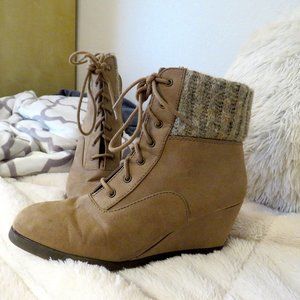 SO Light Brown Wedge Booties